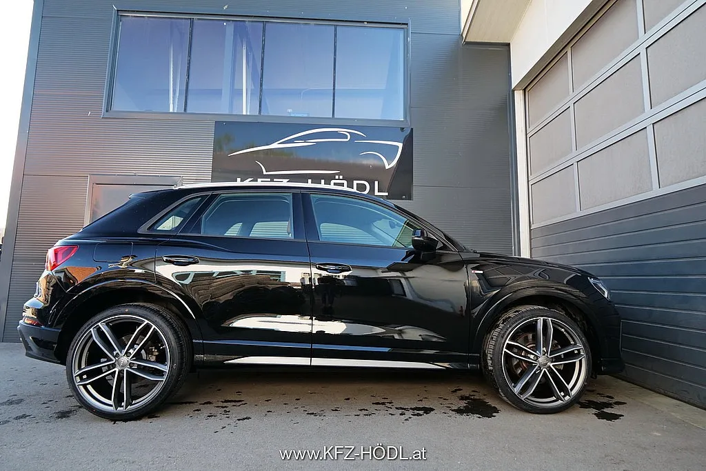 Audi Q3 45 TFSI quattro S-line S-tronic Image 5