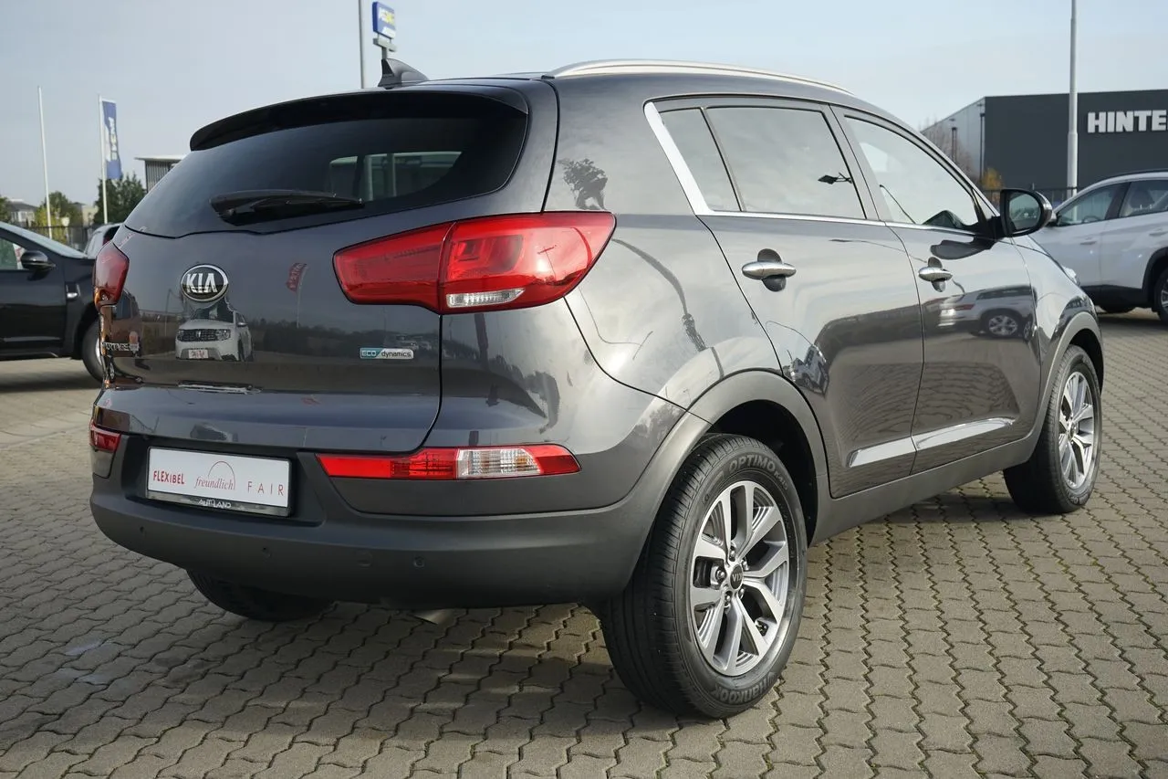 Kia Sportage 1.7 CRDi Dream Team 2WD...  Image 4