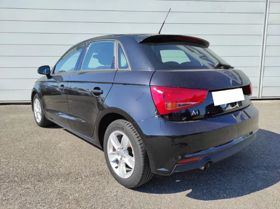 Audi A1 SPORTBACK 1.6 TDI 116 BUSINESS LINE Image 2