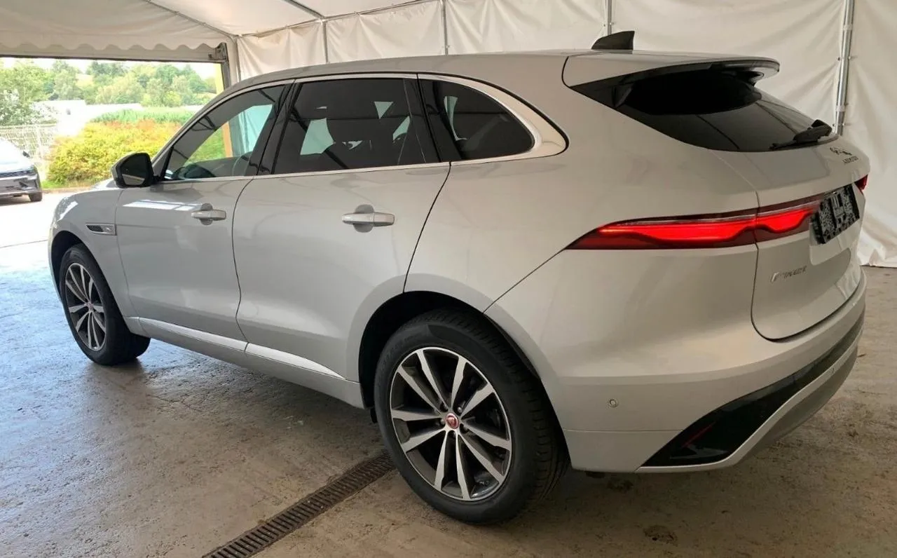 JAGUAR F-Pace 2.0 D 204 CV AWD aut. R-Dyn. SE Image 4