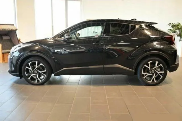 TOYOTA C-HR 1.8 Hybrid E-CVT Trend Image 3