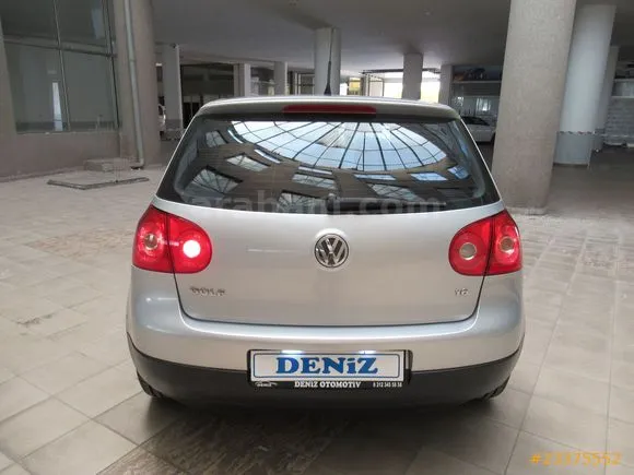 Volkswagen Golf 1.6 FSi Midline Plus Image 4