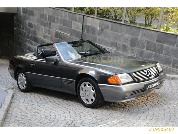 Mercedes - Benz SL 320 Image 1